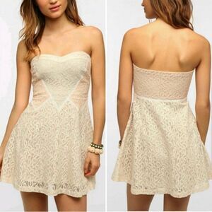 Kimchi Blue Strapless Chic Lace Mini Dress